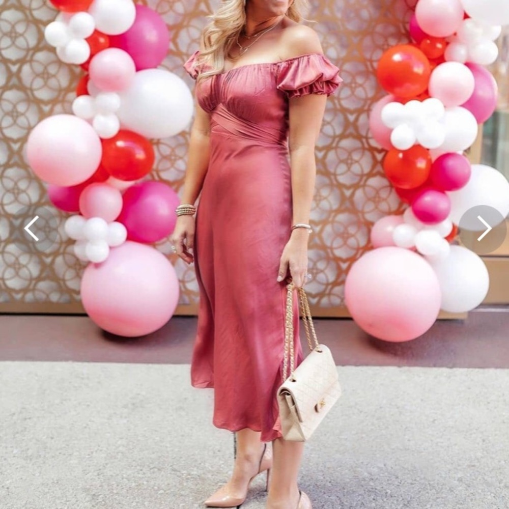 Petal and pup/ Hello Molly beautiful dusty rose midi formal dress ❤️